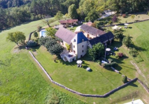 Domaine des Grands Bois - La Maison de L'Alchimiste- 3 chambres - 7 personnes, piscine, salle de jeux, billardet home cinema